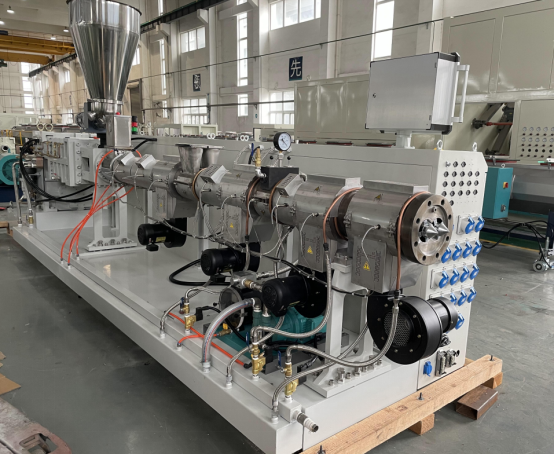 Coisas que compõem a linha de extrusão de tubos de plástico