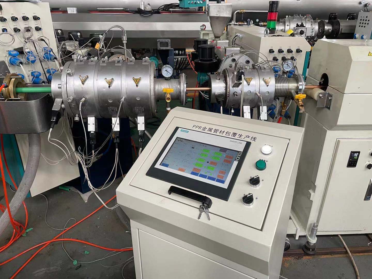 Como manter a linha de produção de tubos de material composto