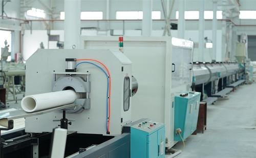 Como a extrusora de PVC garante a mistura uniforme de materiais